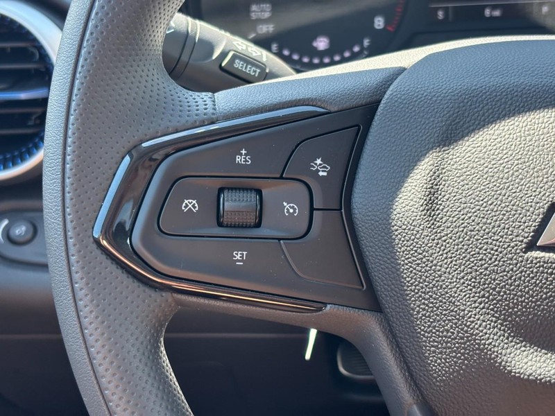 Chevrolet Trax Vehicle Full-screen Gallery Image 12