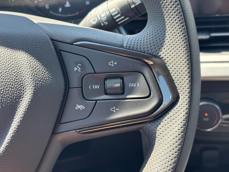 Chevrolet Trax Vehicle Full-screen Gallery Image 13