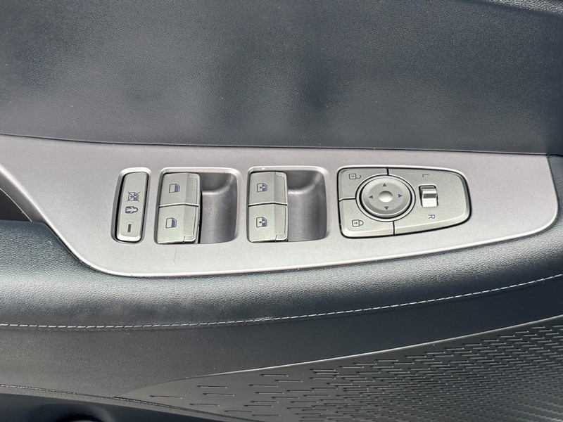 Hyundai Palisade Vehicle Full-screen Gallery Image 17