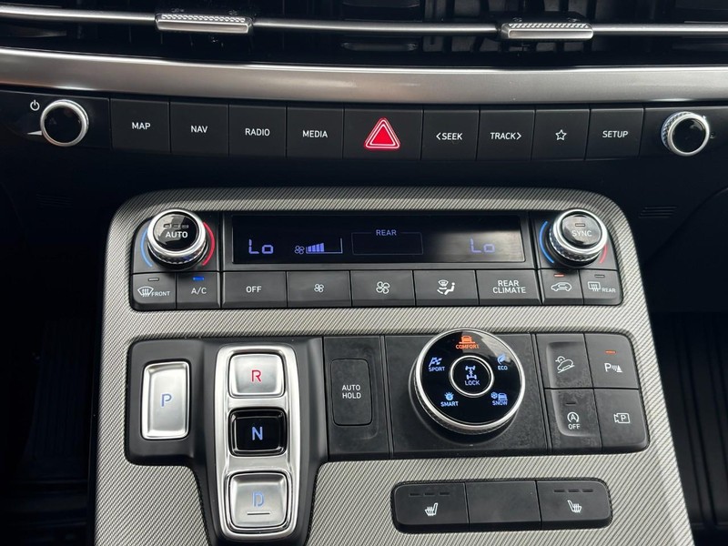 Hyundai Palisade Vehicle Full-screen Gallery Image 24