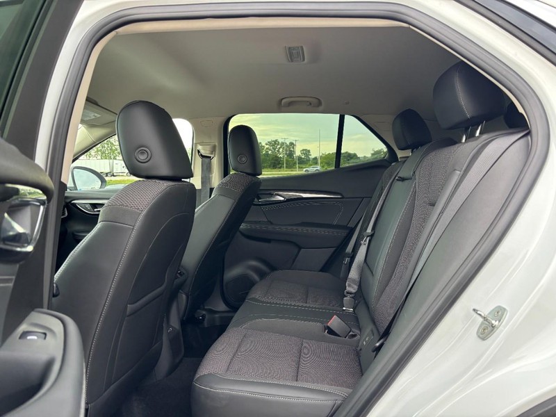 Buick Envision Vehicle Full-screen Gallery Image 10