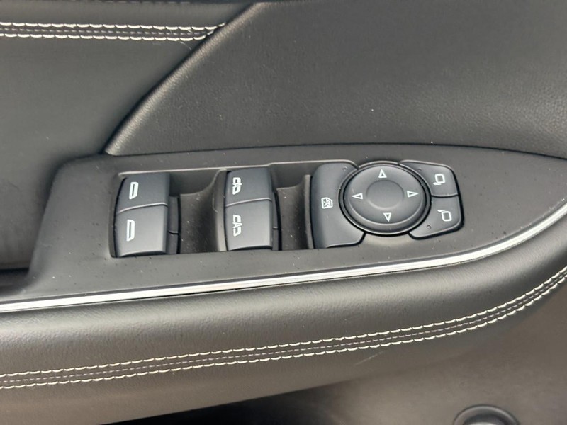 Buick Envision Vehicle Full-screen Gallery Image 16