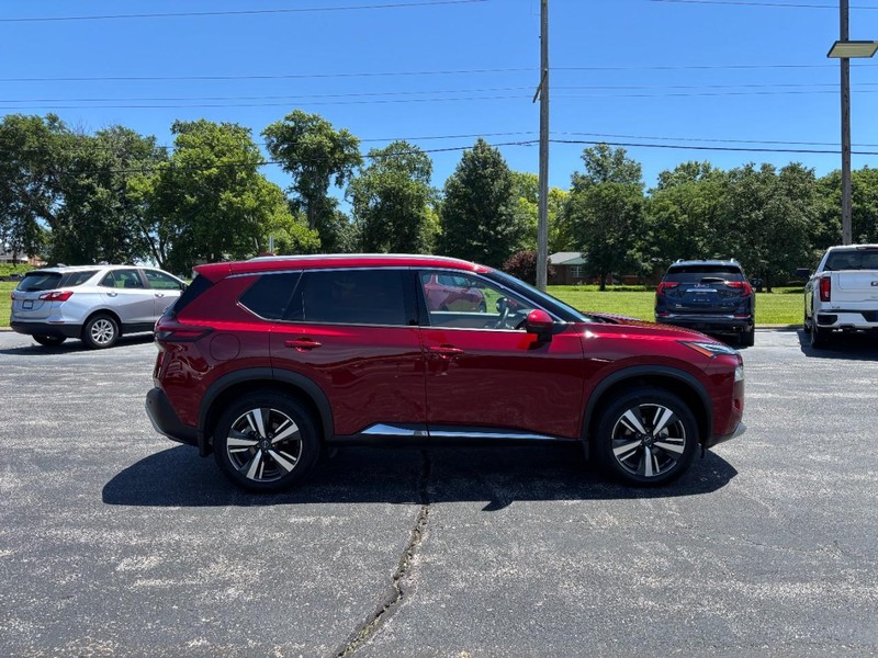 Nissan Rogue Vehicle Full-screen Gallery Image 6