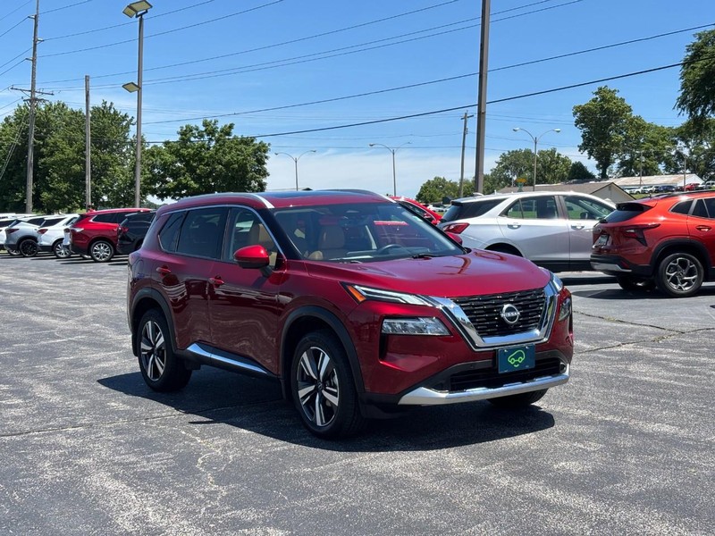 Nissan Rogue Vehicle Full-screen Gallery Image 7