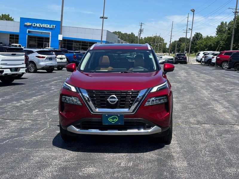 Nissan Rogue Vehicle Full-screen Gallery Image 8
