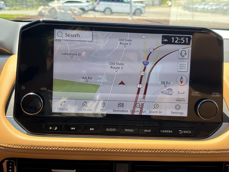 Nissan Rogue Vehicle Full-screen Gallery Image 20