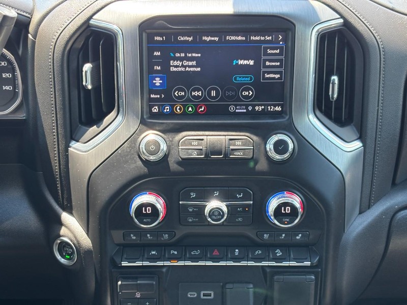 GMC Sierra 1500 Vehicle Full-screen Gallery Image 13