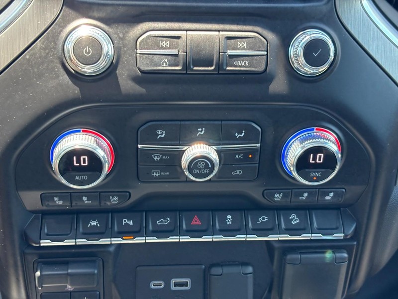 GMC Sierra 1500 Vehicle Full-screen Gallery Image 22