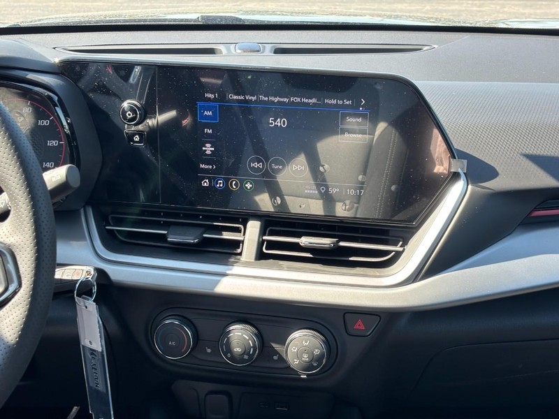 Chevrolet Trax Vehicle Full-screen Gallery Image 8