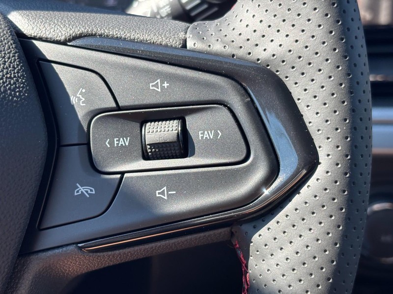 Chevrolet Trax Vehicle Full-screen Gallery Image 14