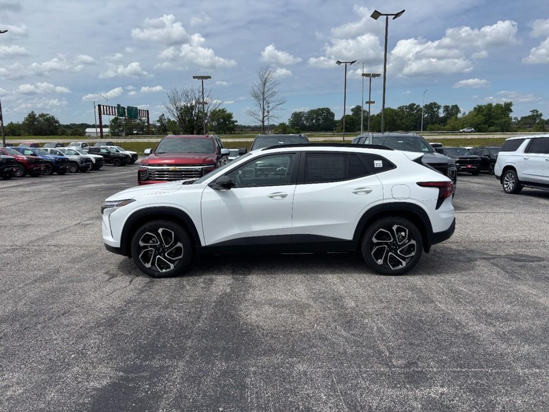 Chevrolet Trax Vehicle Full-screen Gallery Image 2