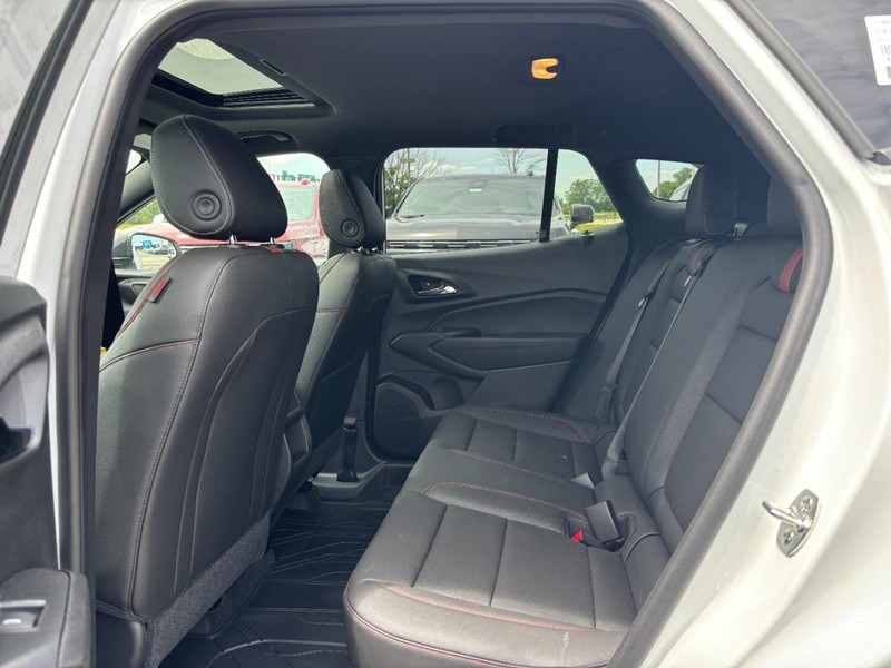 Chevrolet Trax Vehicle Full-screen Gallery Image 5