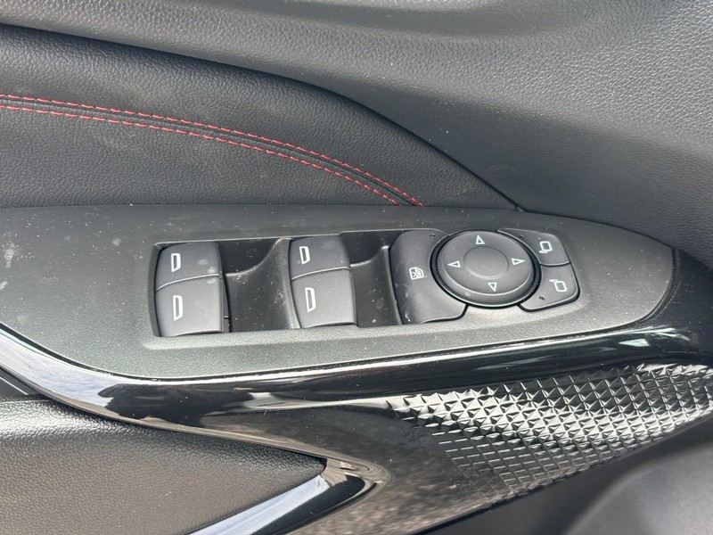 Chevrolet Trax Vehicle Full-screen Gallery Image 11