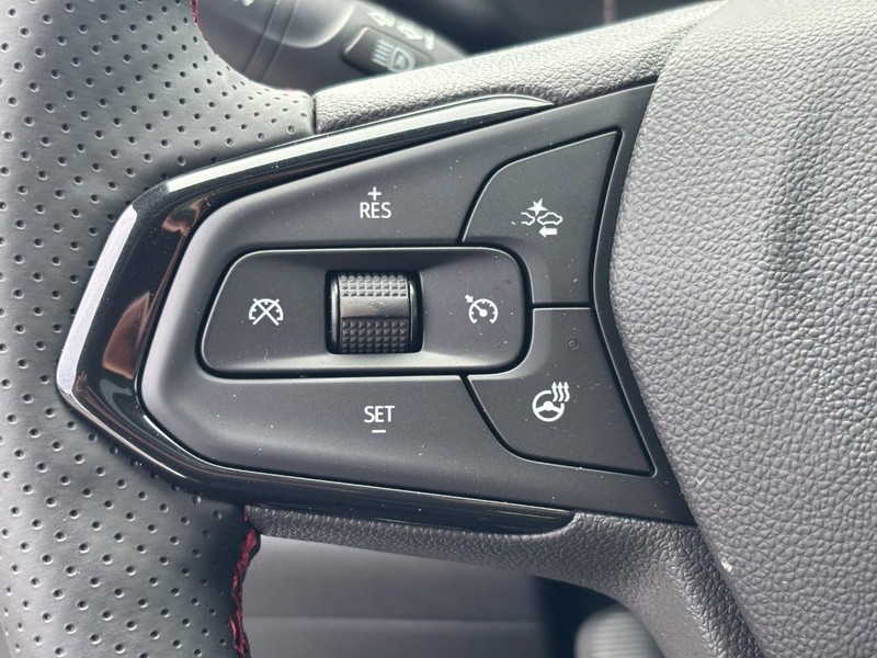 Chevrolet Trax Vehicle Full-screen Gallery Image 12