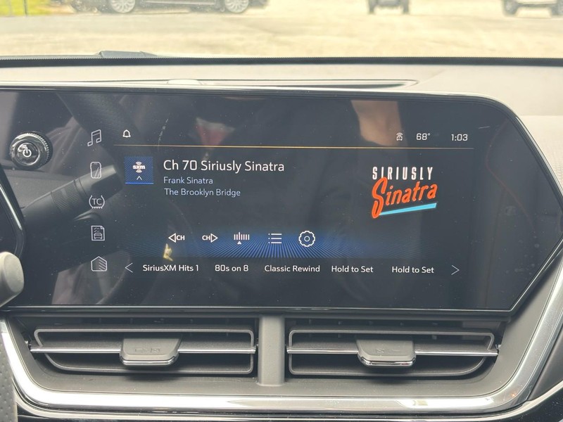 Chevrolet Trax Vehicle Full-screen Gallery Image 15