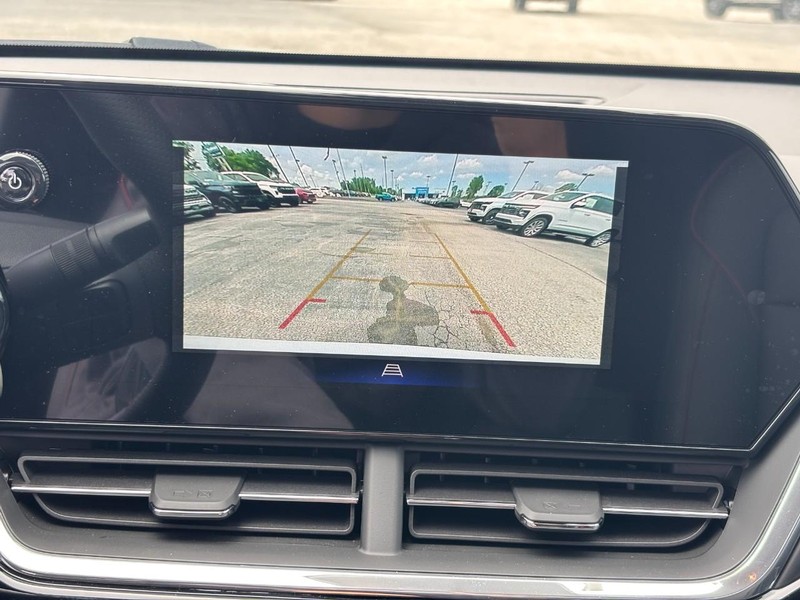 Chevrolet Trax Vehicle Full-screen Gallery Image 16