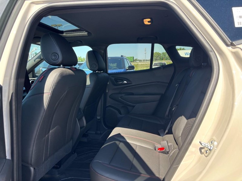 Chevrolet Trax Vehicle Full-screen Gallery Image 5