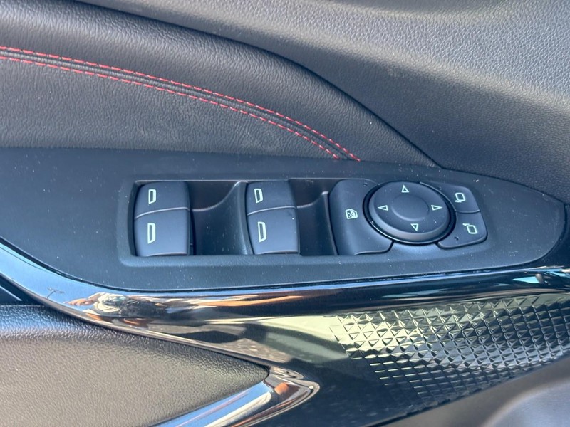 Chevrolet Trax Vehicle Full-screen Gallery Image 11