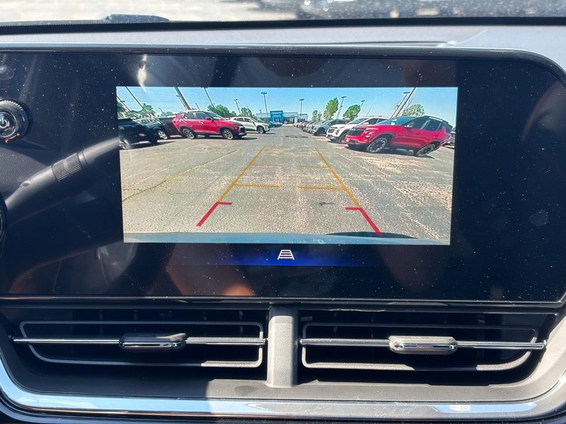Chevrolet Trax Vehicle Full-screen Gallery Image 16