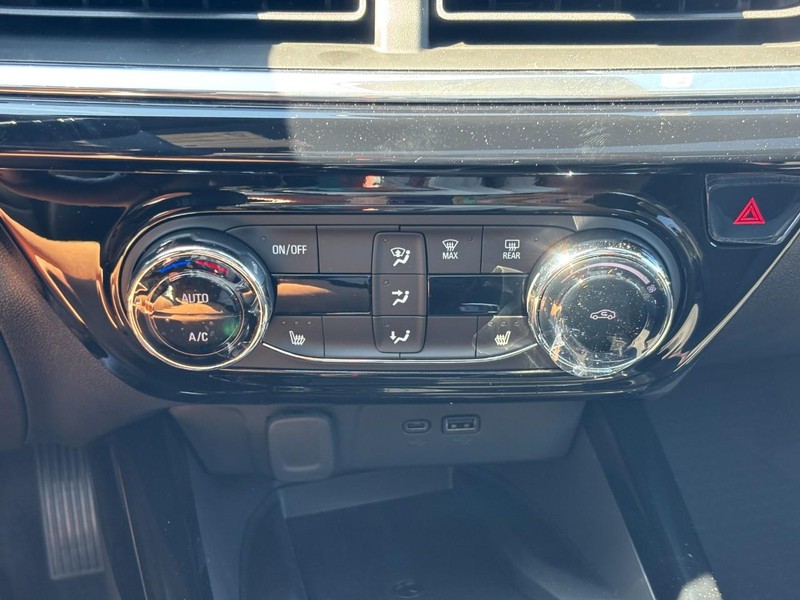 Chevrolet Trax Vehicle Full-screen Gallery Image 17