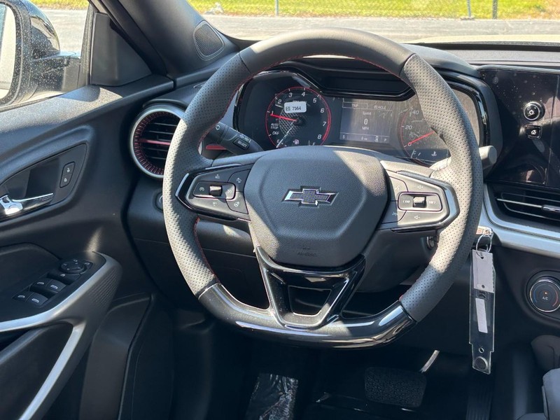 Chevrolet Trax Vehicle Full-screen Gallery Image 7