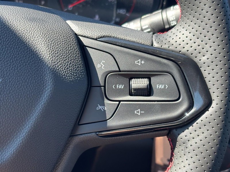 Chevrolet Trax Vehicle Full-screen Gallery Image 13