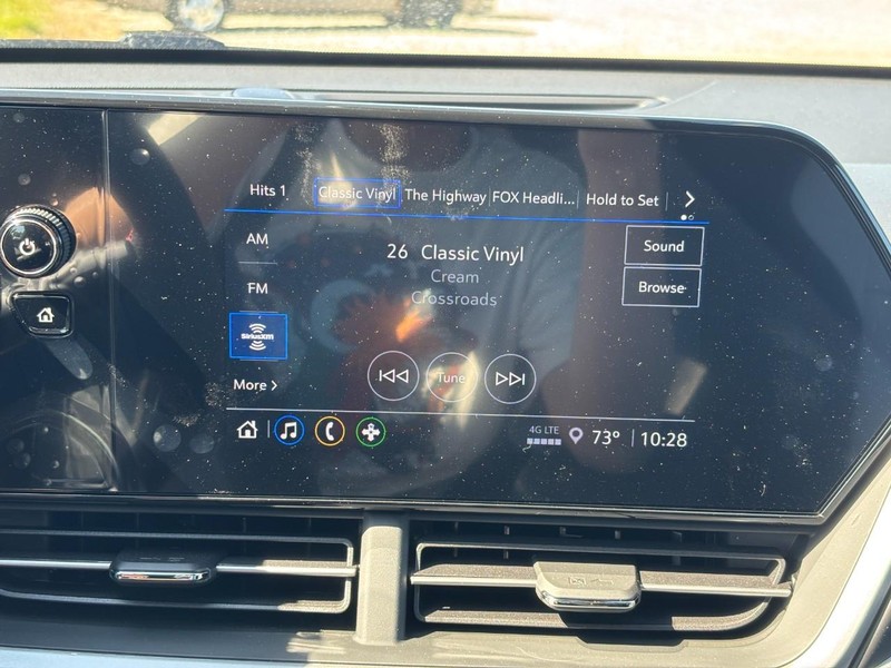 Chevrolet Trax Vehicle Full-screen Gallery Image 15