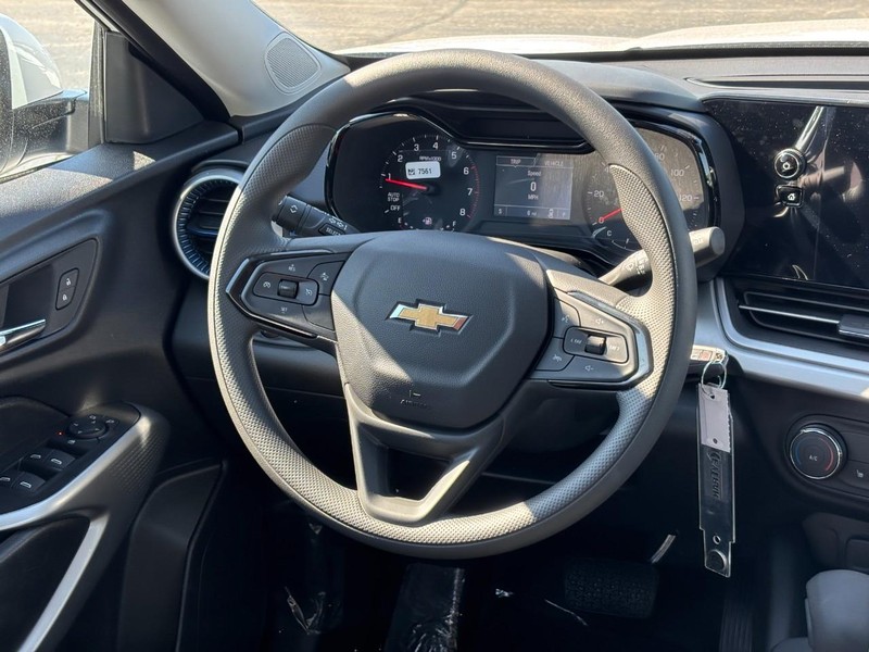Chevrolet Trax Vehicle Full-screen Gallery Image 7
