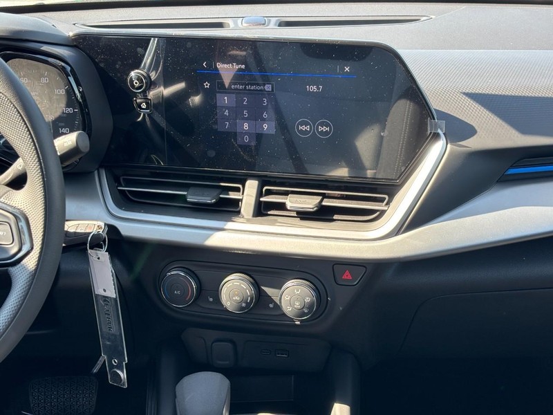 Chevrolet Trax Vehicle Full-screen Gallery Image 8