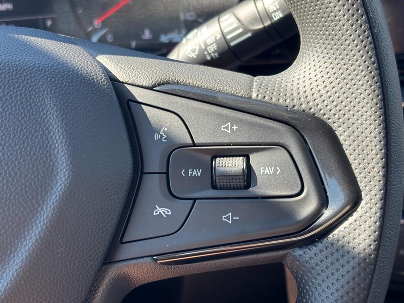 Chevrolet Trax Vehicle Full-screen Gallery Image 13