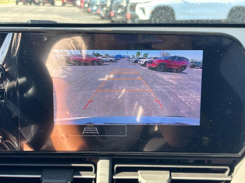 Chevrolet Trax Vehicle Full-screen Gallery Image 16