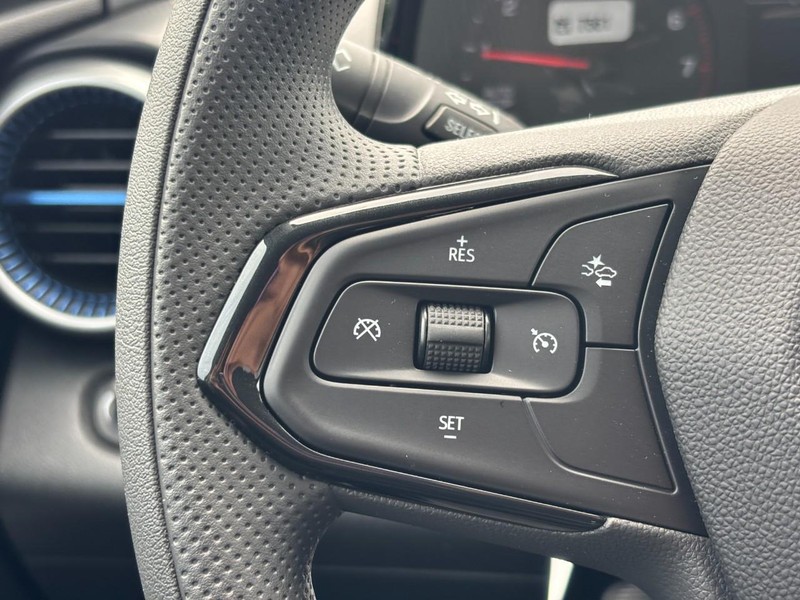 Chevrolet Trax Vehicle Full-screen Gallery Image 12