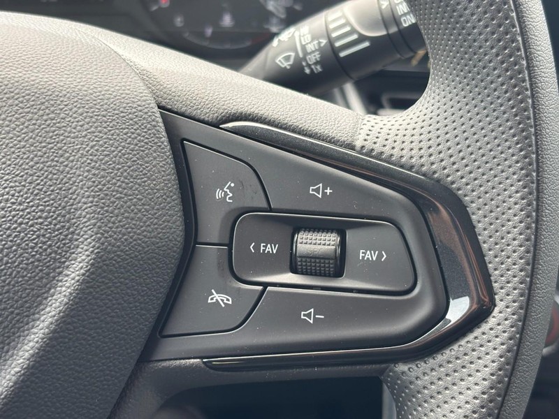 Chevrolet Trax Vehicle Full-screen Gallery Image 13