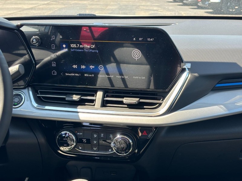 Chevrolet Trax Vehicle Full-screen Gallery Image 8