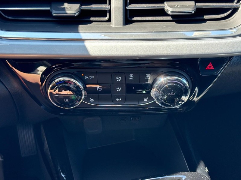 Chevrolet Trax Vehicle Full-screen Gallery Image 17