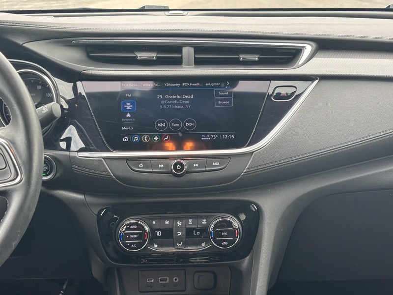 Buick Encore GX Vehicle Full-screen Gallery Image 13