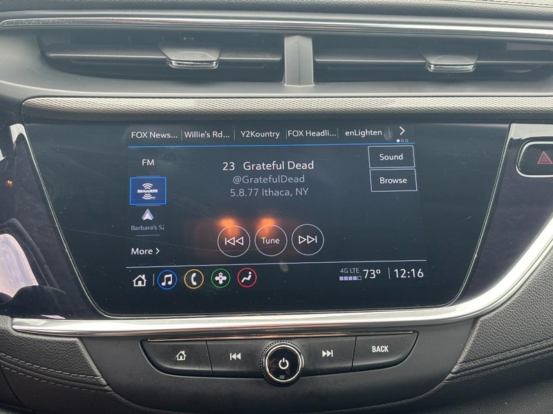 Buick Encore GX Vehicle Full-screen Gallery Image 21