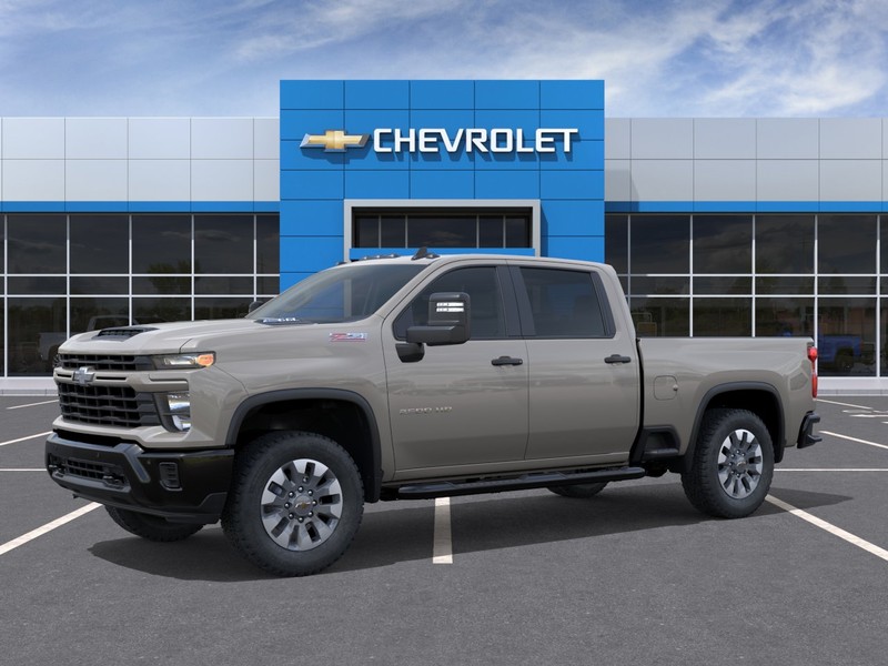Chevrolet Silverado 2500HD Vehicle Full-screen Gallery Image 2