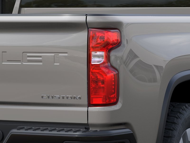 Chevrolet Silverado 2500HD Vehicle Full-screen Gallery Image 11