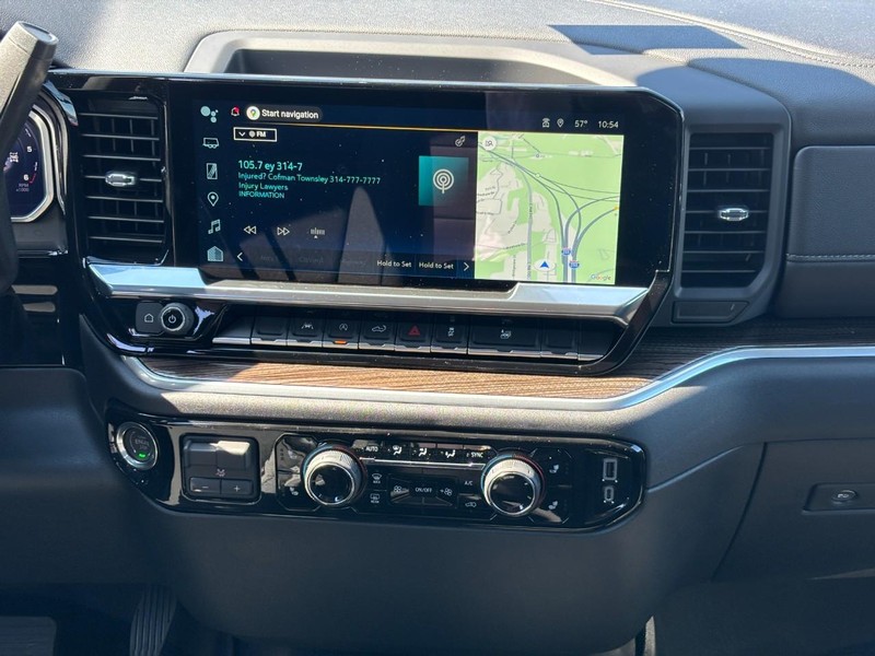 Chevrolet Silverado 1500 Vehicle Full-screen Gallery Image 8