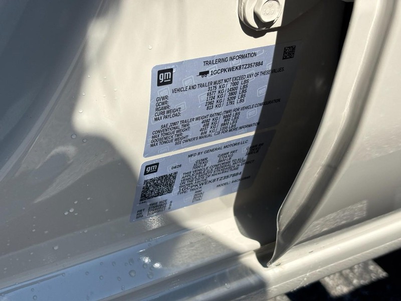 Chevrolet Silverado 1500 Vehicle Full-screen Gallery Image 18