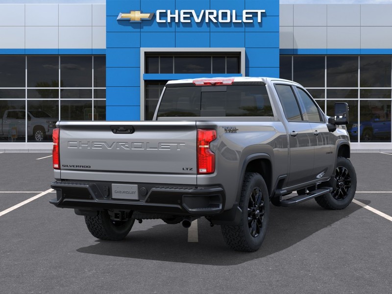 Chevrolet Silverado 2500HD Vehicle Full-screen Gallery Image 4