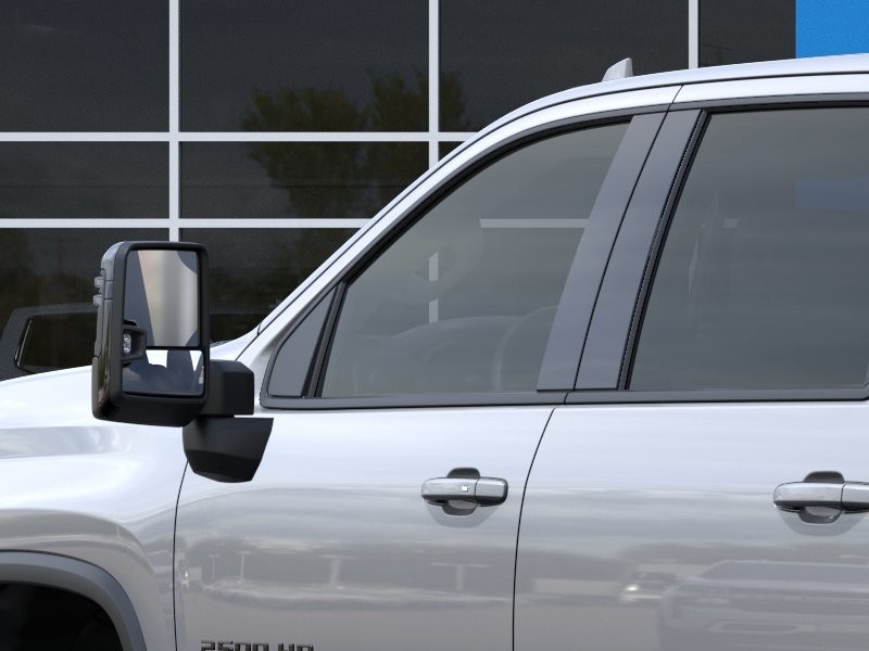 Chevrolet Silverado 2500HD Vehicle Full-screen Gallery Image 12