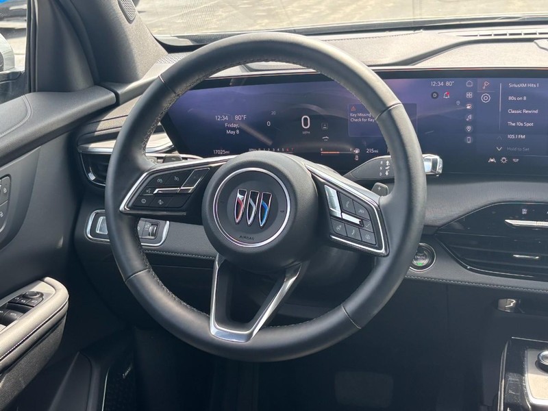 Buick Enclave Vehicle Full-screen Gallery Image 13