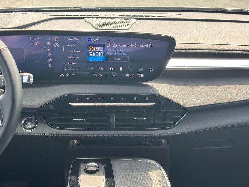Buick Enclave Vehicle Full-screen Gallery Image 14