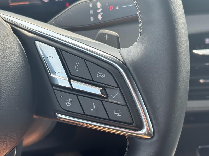 Buick Enclave Vehicle Full-screen Gallery Image 19