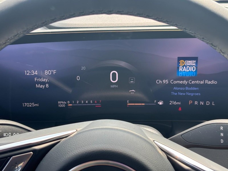 Buick Enclave Vehicle Full-screen Gallery Image 20