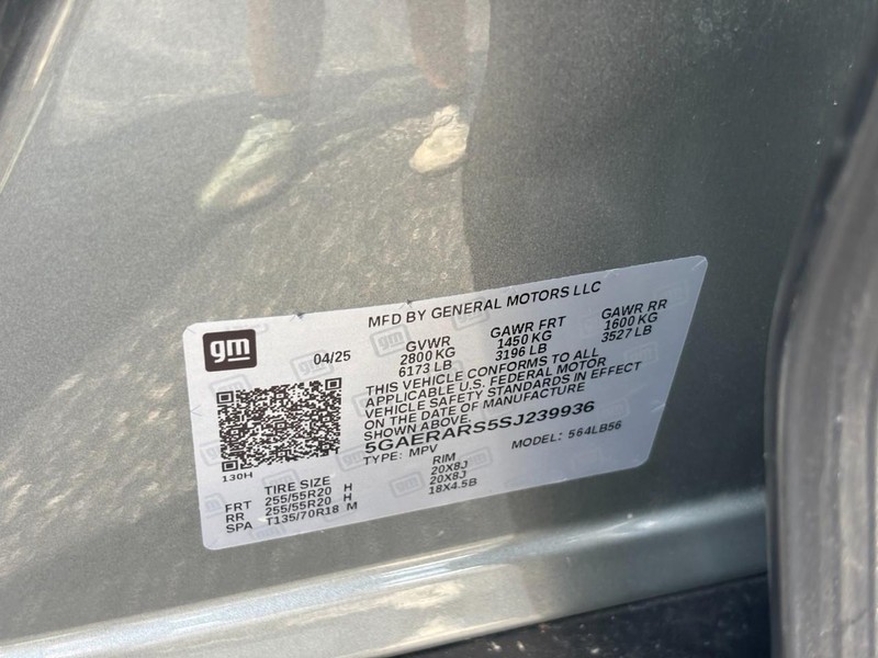 Buick Enclave Vehicle Full-screen Gallery Image 24