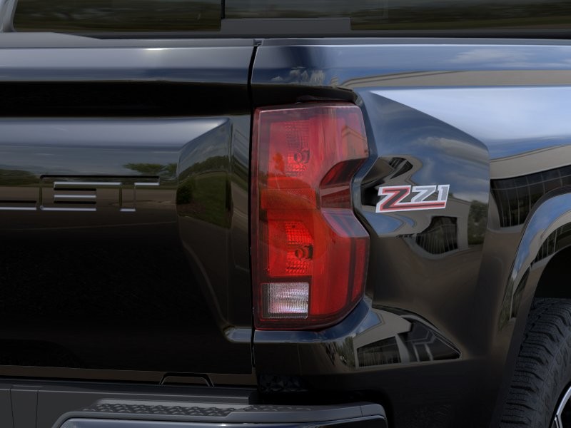 Chevrolet Colorado Vehicle Full-screen Gallery Image 11