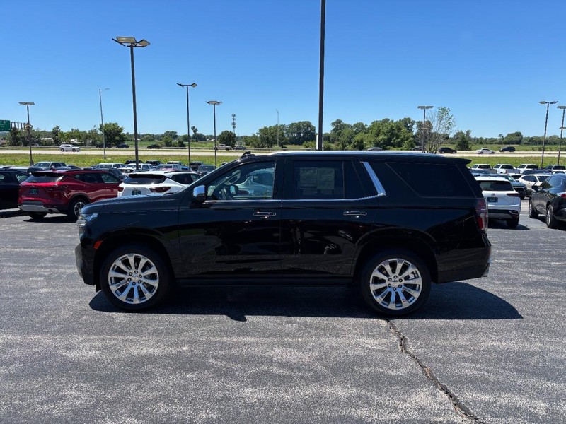 Chevrolet Tahoe Vehicle Full-screen Gallery Image 2